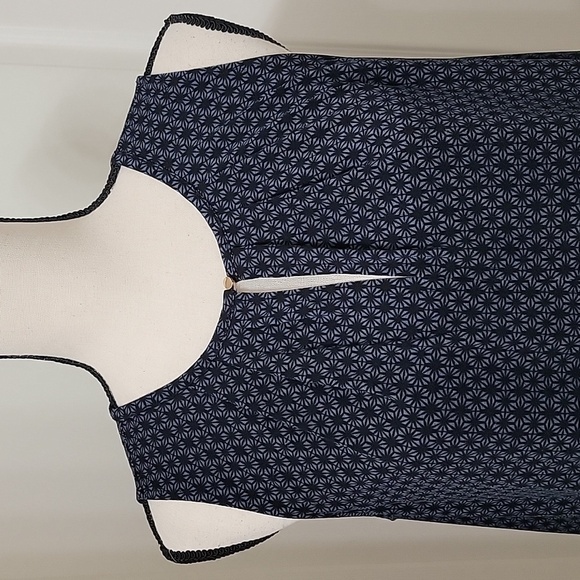 H&M Size S Navy Blue Geometric Floral Sleeveless Blouse, Gently Used Condition - Picture 2 of 11